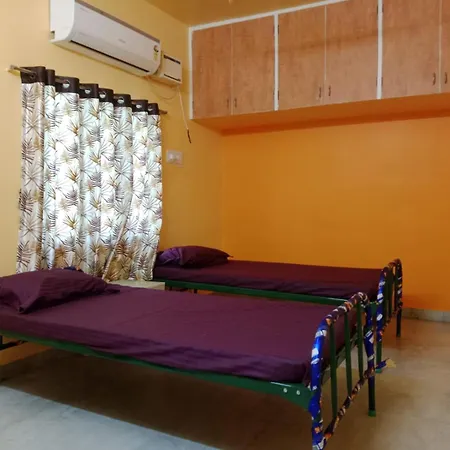 Square & Dormitory Stays Tirunelveli Exterior photo