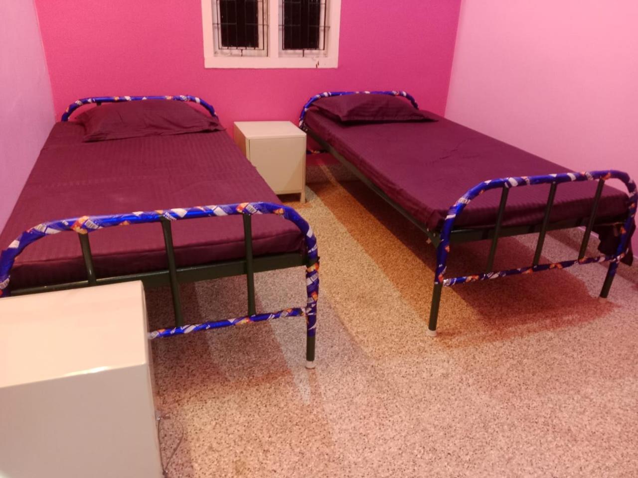 Square & Stays-aala Homestay